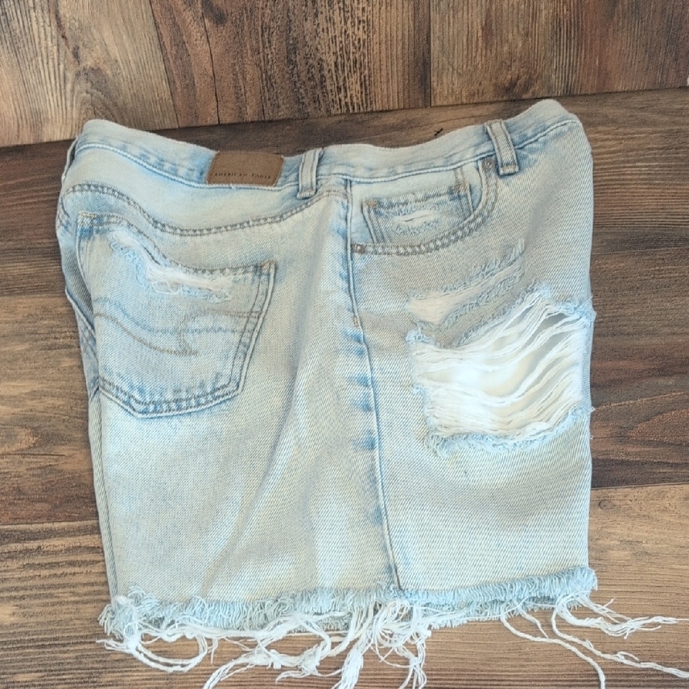 American Eagle Outfitters Distressed Light Blue Jean Shorts 4          617G